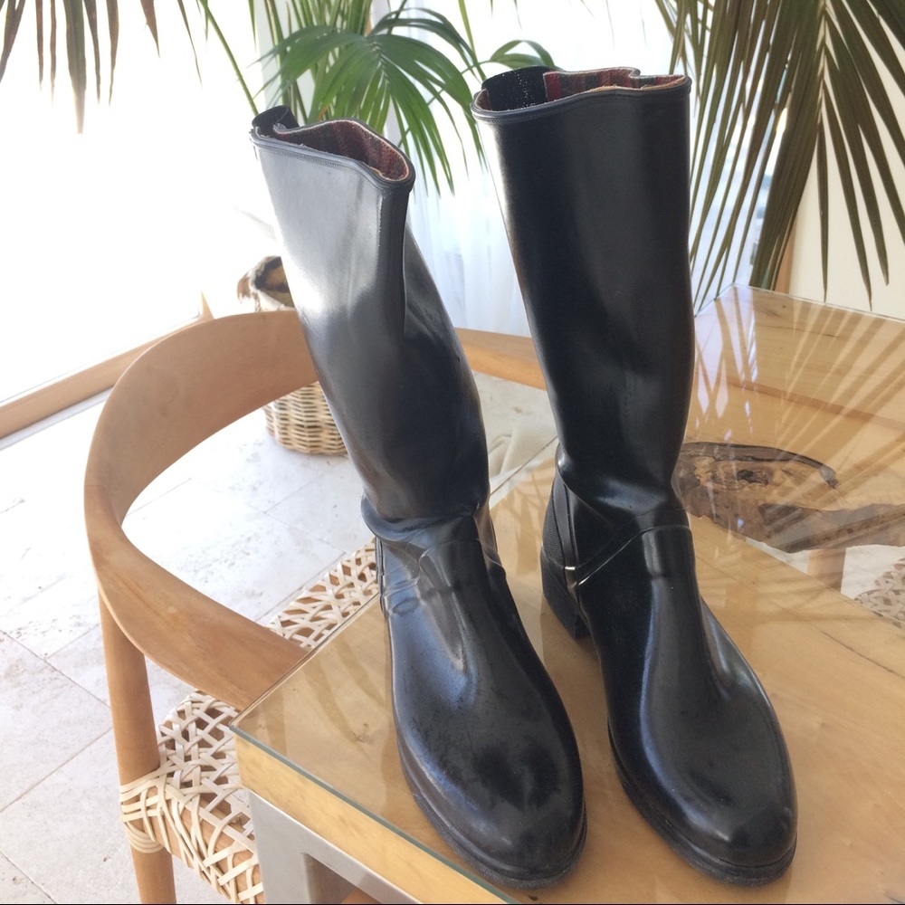 Vintage rain boots!